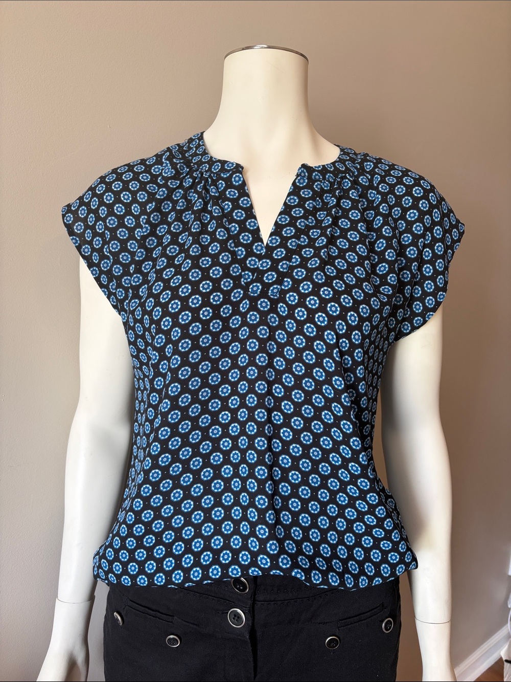Rox & Ali Sweetheart Neckline Blouse